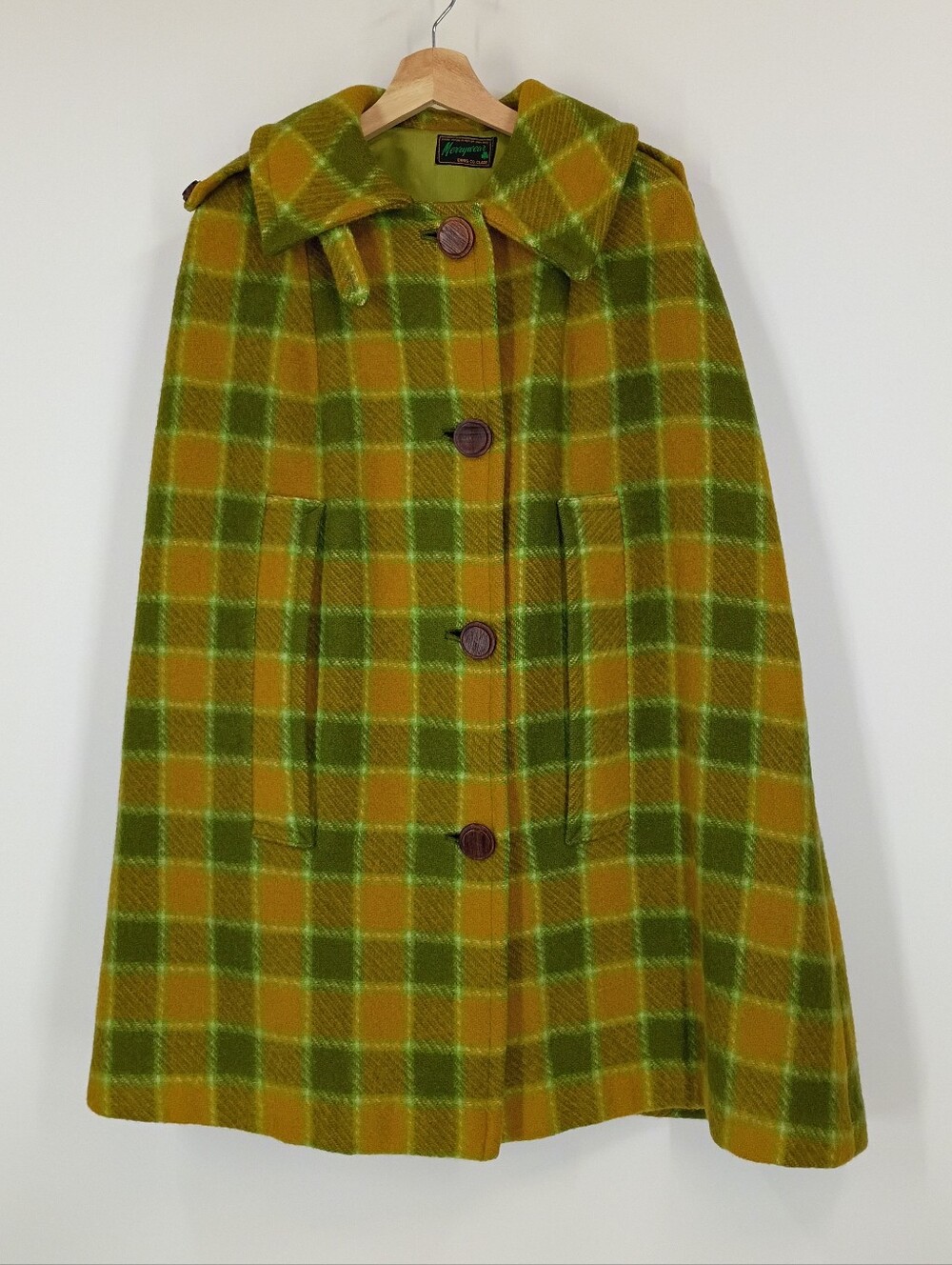 Merrywear Vintage Irish Wool Button Front Cape